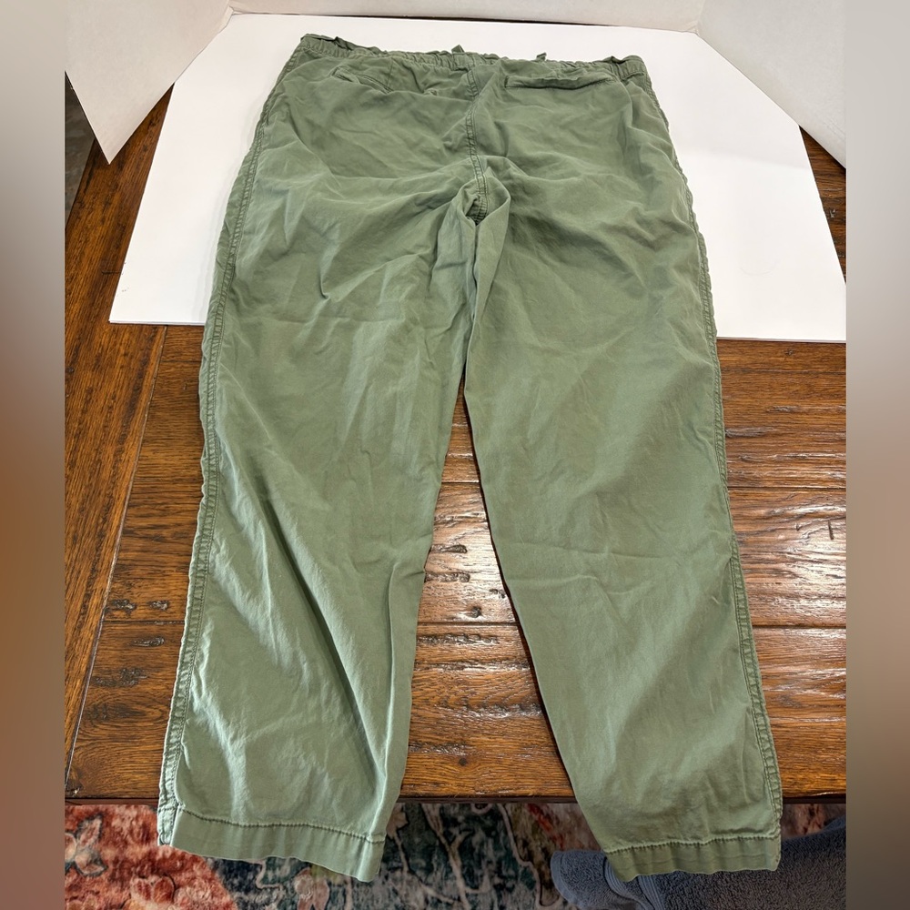 Sonoma (KOHLS) olive green capri pants size large with 26” inseam, worn twice - Picture 2 of 7